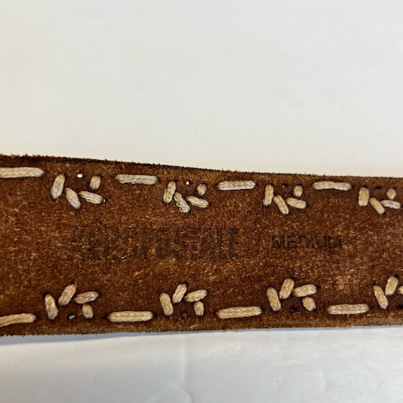 Aeropostale Womens Brown Leather Cinch Belt-40” long x 1.5” tall Sz Medium Super - Picture 6 of 7